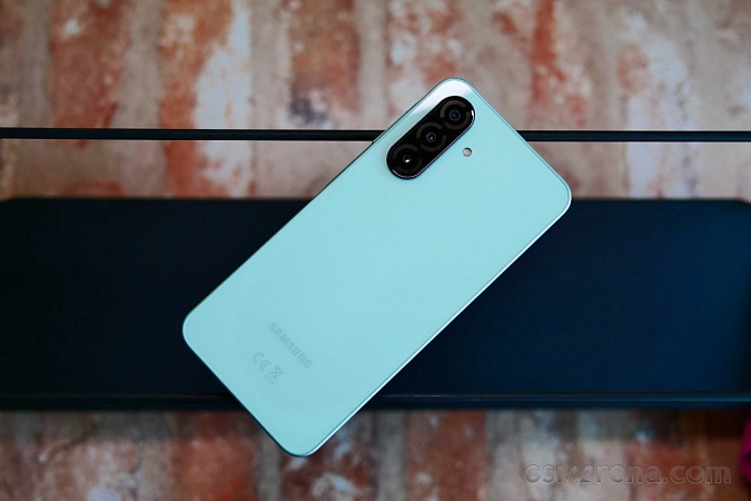 IP67 - не боится дождя и пыли