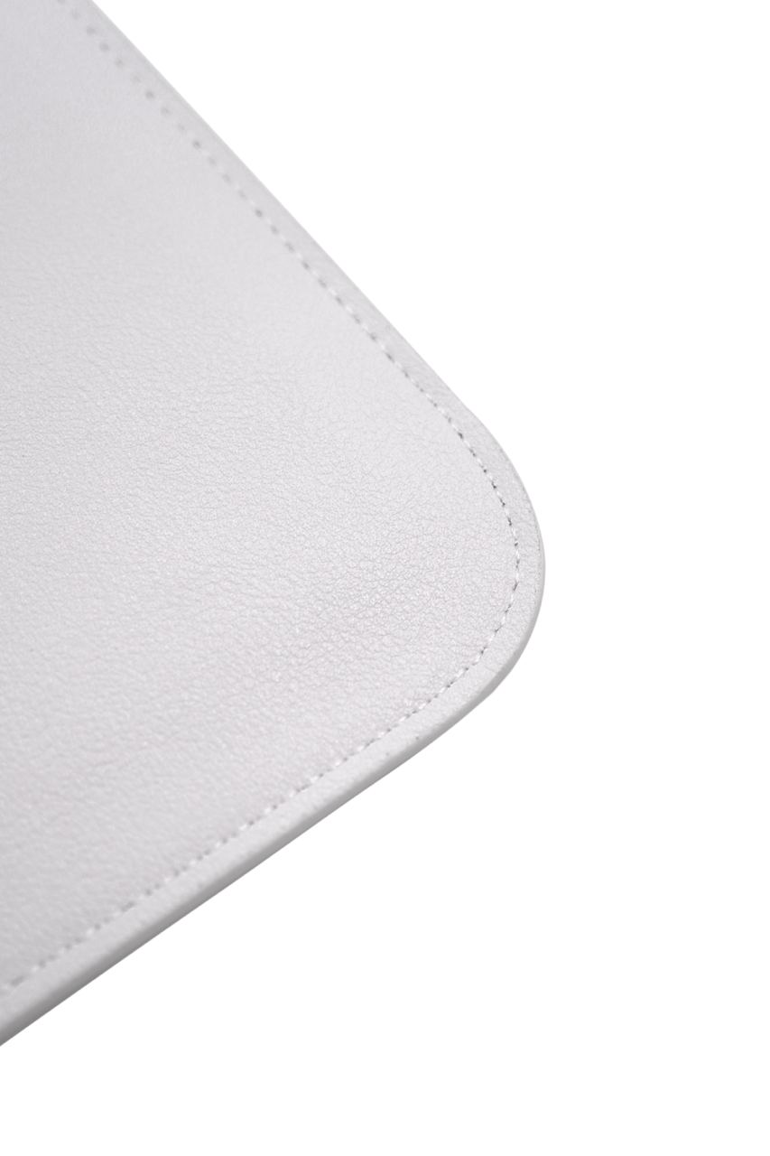 Кожаная сумка-чехол DDC Sleeve with Stand на MacBook 15/16.2 Белый